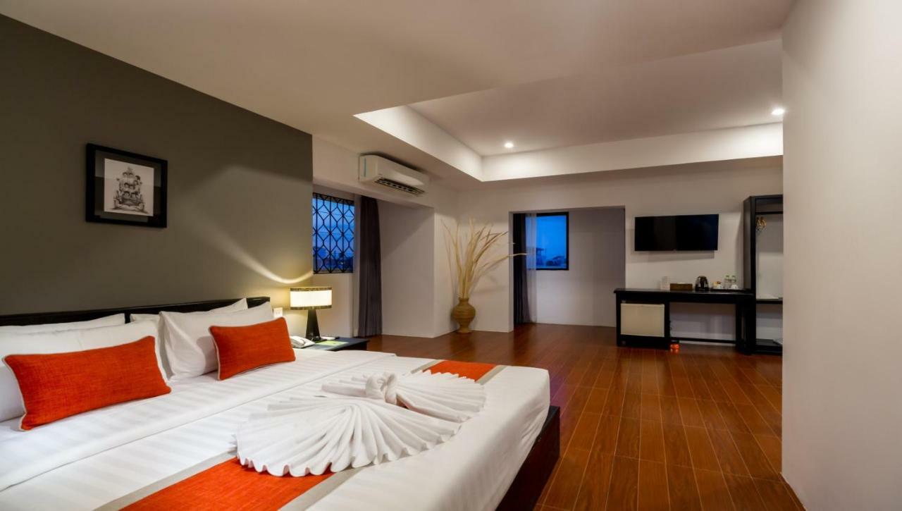 The Cyclo Siem Reap Hotel Buitenkant foto